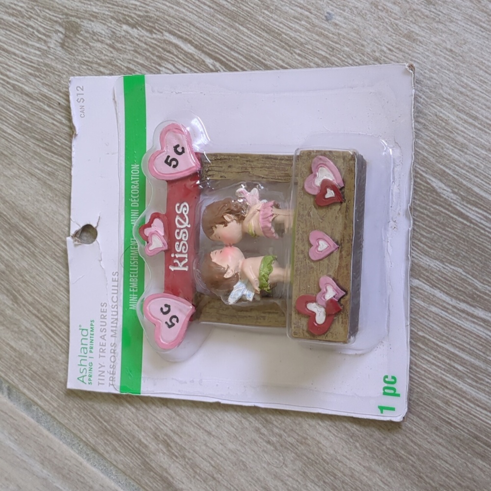 NWT Ashland Tiny Treasures Fairy Kissing Booth Mini Embellishment
